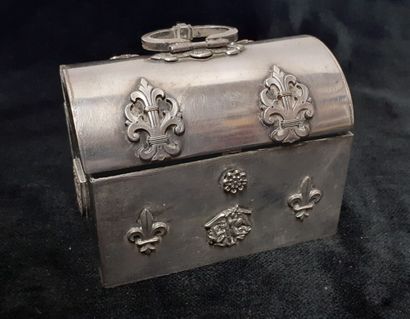 Set including : 

- a child's rattle Polichinelle,...