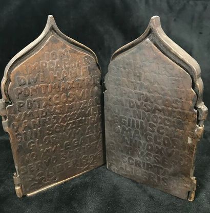 Quadriptych travel icon in bronze of lanceolate...