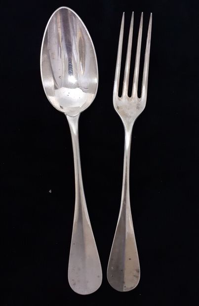 Six large silver cutlery monogrammed

Weight...