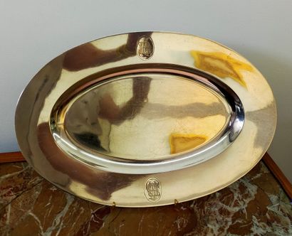 ODIOT

Three silver dishes monogrammed BM

weight:...