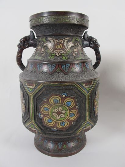 JAPAN, first half of the 20th century

Pair...