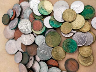 Lot of costume jewellery and coins