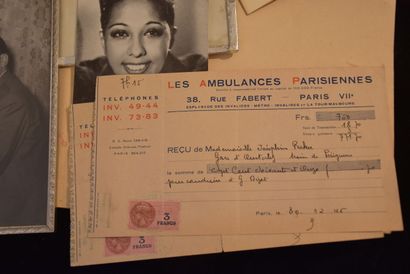 BAKER (Joséphine). Souvenirs divers. 15 documents.

3...