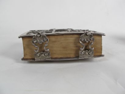 RELIURE EN ARGENT. LAMY (R.P. Bernard, de...