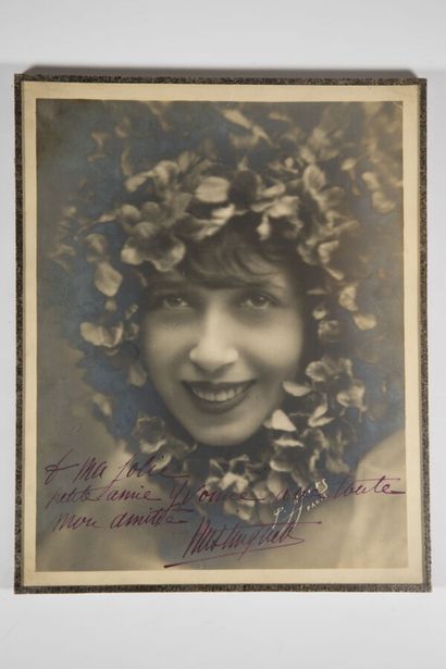 BAKER, BOUILLON (provenance). MISTINGUETT....