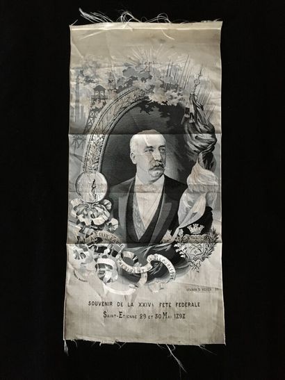 FAURE (Félix)]. Ens. de 3 souvenirs :

Écharpe...