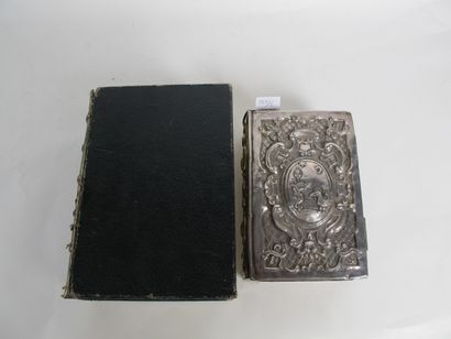 RELIURE EN ARGENT. LAMY (R.P. Bernard, de...