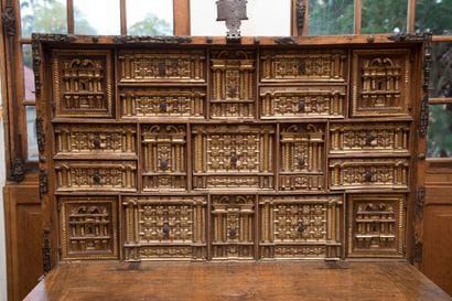 Bargueno et un coffre-commode, dit taquillon,...