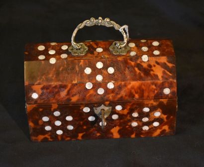 Coffret de voyage en écaille de tortue et...