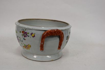 Chine, XVIIIe siècle

Légumier en porcelaine...