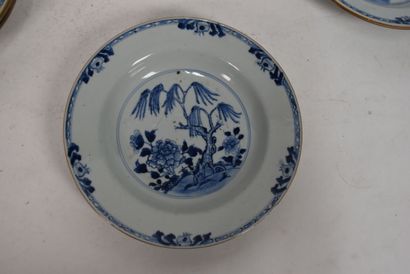 Chine, XVIIIe siècle

Vingt-six assiettes...