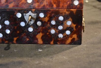 Coffret de voyage en écaille de tortue et...