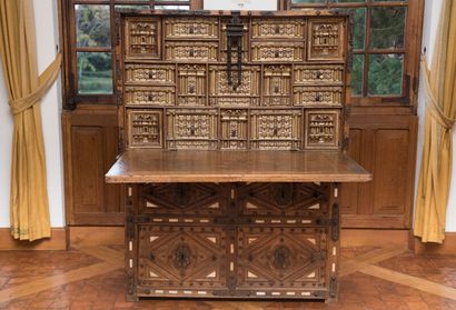 Bargueno et un coffre-commode, dit taquillon,...