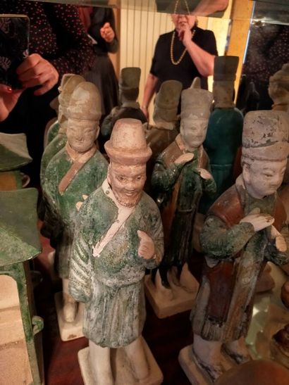 Chine, dynastie Ming (1368-1644)

Six porteurs...