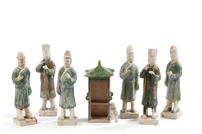 Chine, dynastie Ming (1368-1644)

Six porteurs...