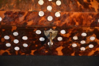 Coffret de voyage en écaille de tortue et...