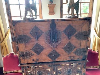 Bargueno et un coffre-commode, dit taquillon,...