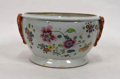 Chine, XVIIIe siècle

Légumier en porcelaine...