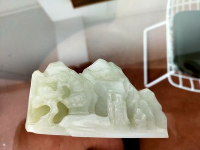 Chine, XIXe siècle

Repose pinceaux en jade...