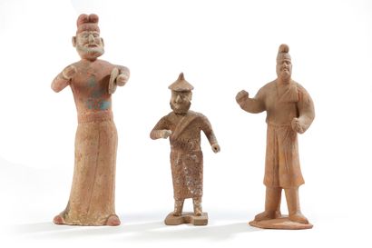 Chine, dans le style des Tang

Trois statuettes...