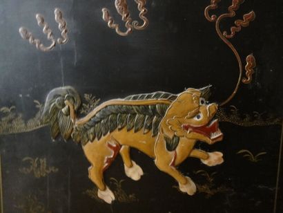 CHINE

Grand paravent à six feuilles laquées...