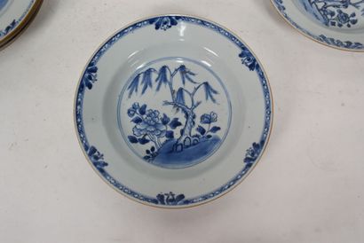 Chine, XVIIIe siècle

Vingt-six assiettes...
