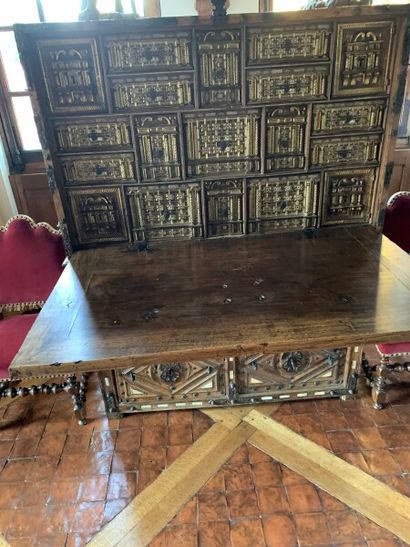 Bargueno et un coffre-commode, dit taquillon,...
