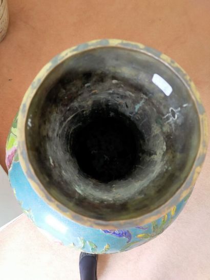 Chine, XXe siècle

Importante paire de vases...
