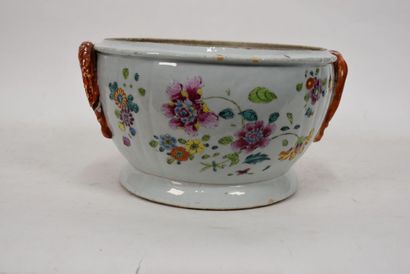 Chine, XVIIIe siècle

Légumier en porcelaine...