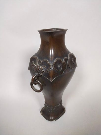 Chine, XVIIe siècle

Vase en bronze, balustre...