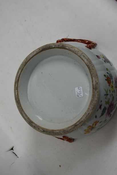 Chine, XVIIIe siècle

Légumier en porcelaine...