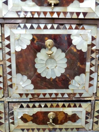 Cabinet à décor marqueté, Empire ottoman,...
