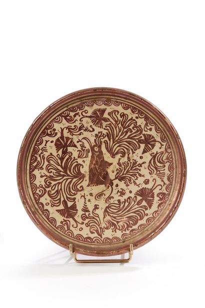 Petit plat hispano-mauresque à décor d'oiseau,...