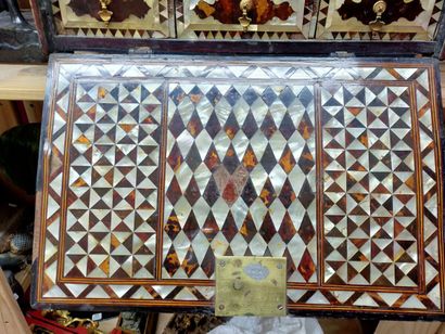 Cabinet à décor marqueté, Empire ottoman,...