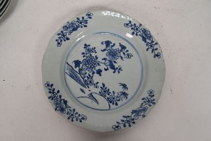 Chine, XVIIIe siècle

Vingt-six assiettes...