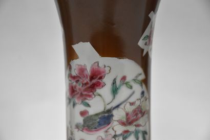 Chine, XVIIIe siècle

Deux vases couverts...