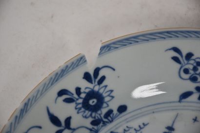 Chine, XVIIIe siècle

Vingt-six assiettes...