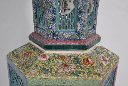 Chine, XIXe siècle

Vase octogonale à col...
