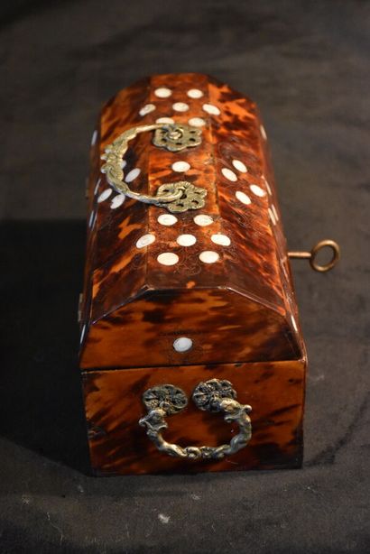 Coffret de voyage en écaille de tortue et...