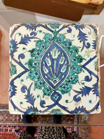 Paire de carreaux à décor de mandorle, Égypte...