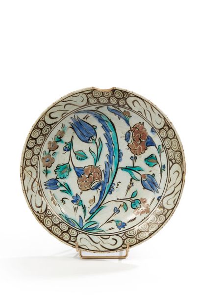 Turquie, Iznik, art ottoman, XVIIe siècle

Plat...