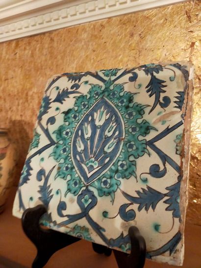 Paire de carreaux à décor de mandorle, Égypte...