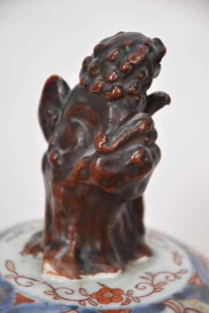 Japon, XVIIIe siècle

Vase couvert et fontaine...