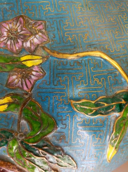 Chine, XXe siècle

Importante paire de vases...