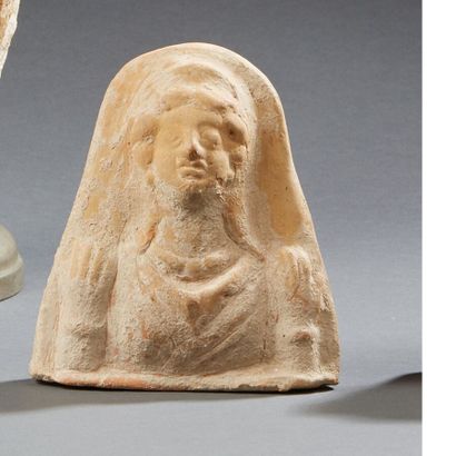 Ex voto représentant une femme les bras repliés....