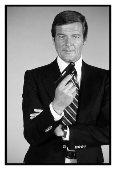 James Bond

Tirage sur papier argentique,...