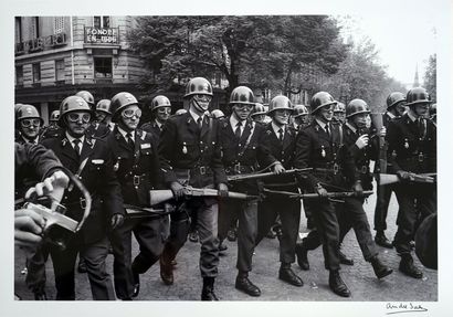 Mai 1968

Tirage sur papier argentique, format...