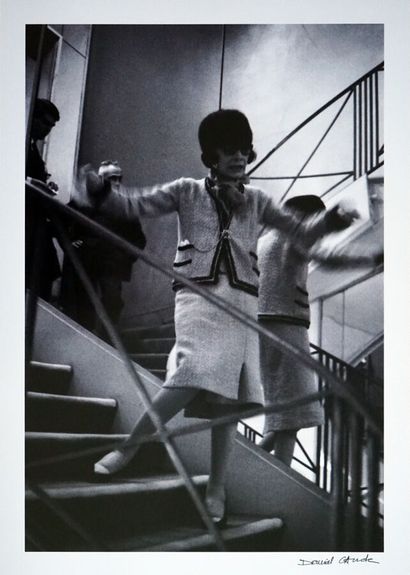 Coco Chanel rue Cambon

Tirage sur papier...