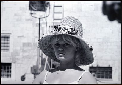 Brigitte Bardot chapeau Barthet

Tirage sur...