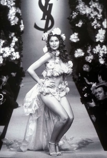 Laetitia Casta YSL couture 1999

Tirage sur...